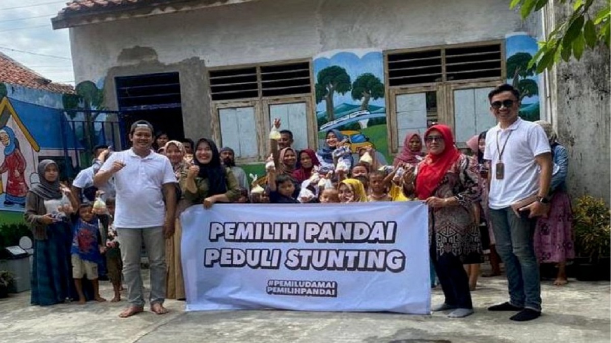 Pemuda Pemilih Pandai Banten Bagikan Ribuan Telur Kepada Warga untuk Cegah Stunting