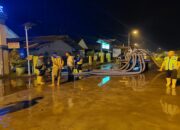 Sinergitas Forkompimcam Tanggulangin Sidoarjo Atasi Banjir di Desa Kedungbanteng Sinergitas Forkompimcam Tanggulangin Sidoarjo Atasi Banjir di Desa Kedungbanteng