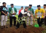 Muhammadiyah Peduli Lahan Kritis, Asosiasi Aren Nusantara Serahkan 2.000 Pohon Aren untuk Konservasi di Wonosobo Muhammadiyah Peduli Lahan Kritis, Asosiasi Aren Nusantara Serahkan 2.000 Pohon Aren untuk Konservasi di Wonosobo