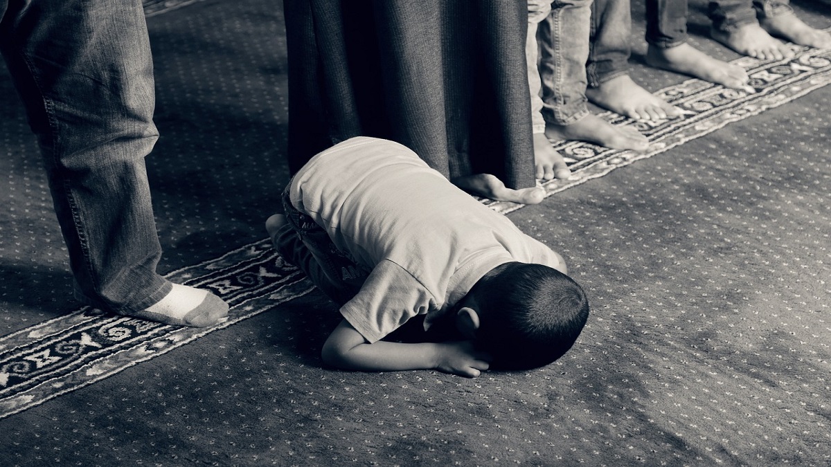 Berkah di Perjalanan: Menyingkap Kebijaksanaan di Balik Shalat Qashar