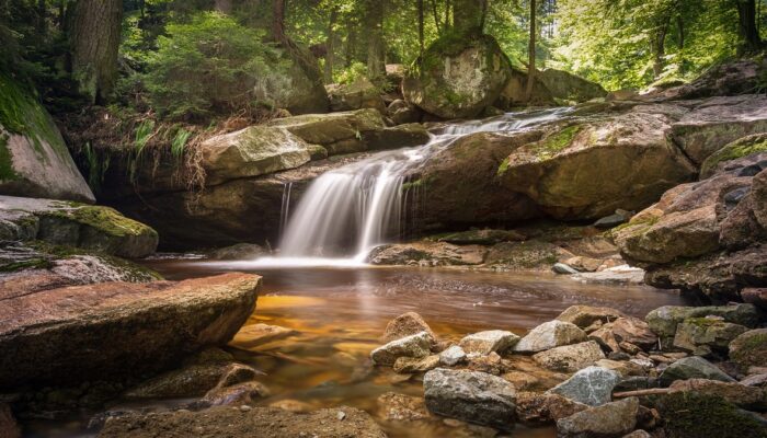 Pesona Air Terjun dalam Mimpi: Menyingkap Simbol dan Maknanya