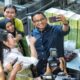 Capres Anies Baswedan Datangi Toko Lumpia di Semarang
