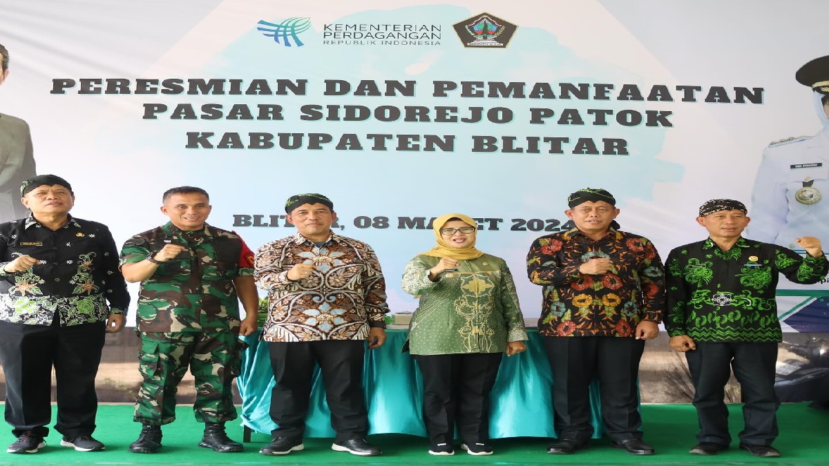 Bupati Rini Syarifah Resmikan Pasar Patok Blitar, Tonggak Penting Perekonomian
