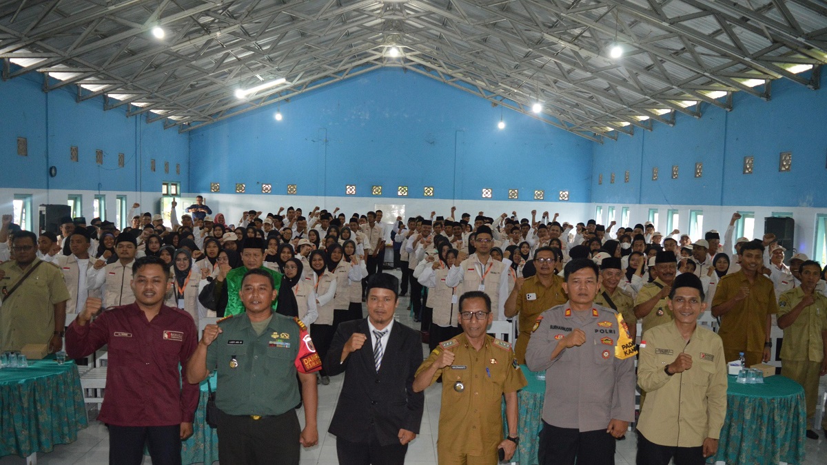 Panwaslu Kecamatan Kanigoro Blitar Lantik 225 Orang Pengawas TPS, Munir: Susuai Prinsip Demokrasi