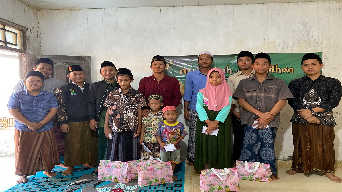Ranting Ansor Pangarengan Sampang Santuni Anak Yatim