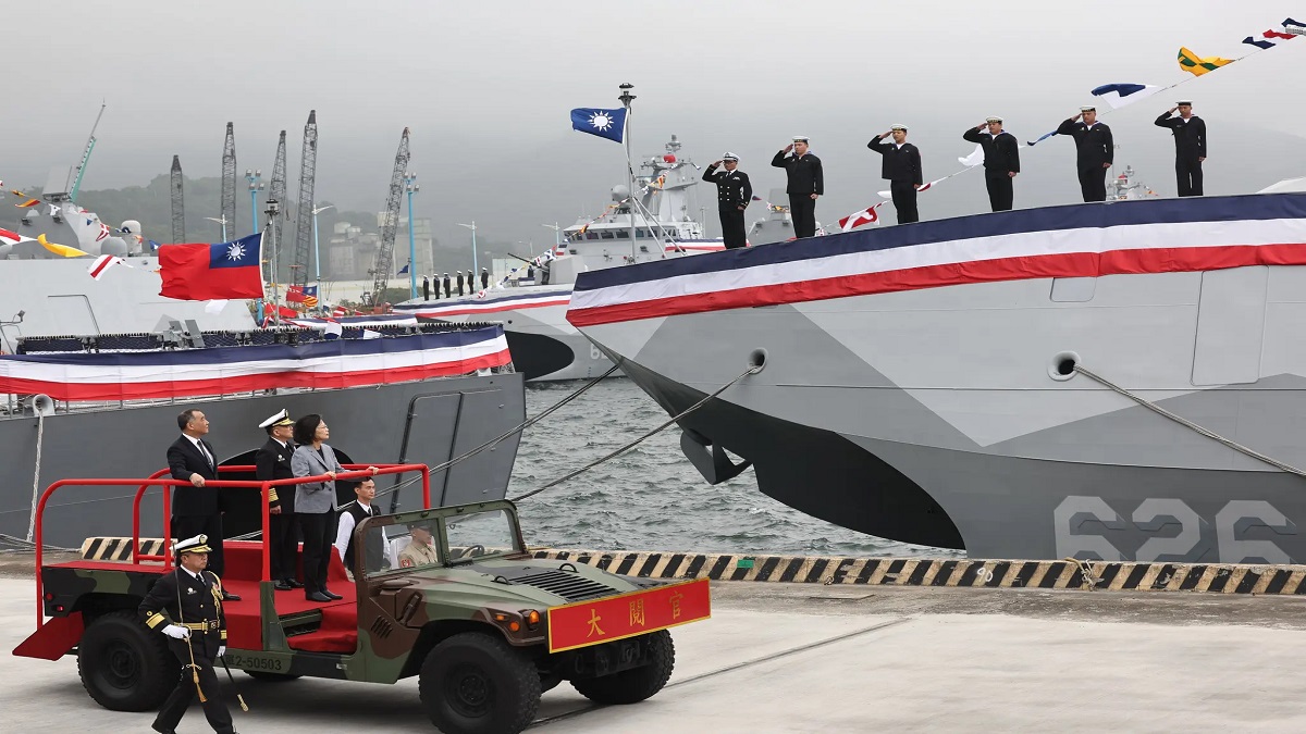 Angkatan Laut Taiwan Resmi Terima Dua Korvet Rudal Kelas Tuo Chiang Terbaru