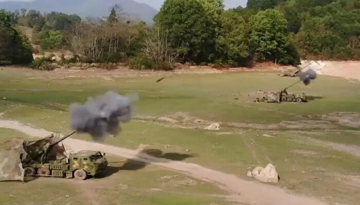 Angkatan Udara Tiongkok Latihan Tembak di Dekat Perbatasan Konflik dengan Burma