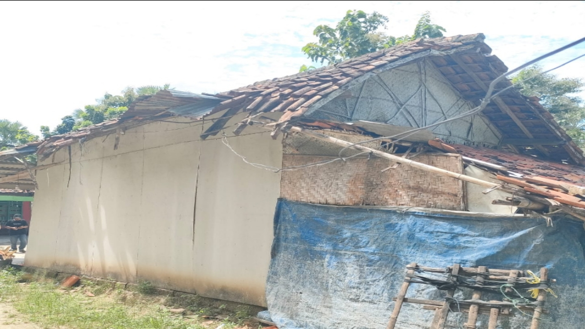 Sebuah Rumah IRT di Pamekasan Memprihatinkan, Pemerintah Kemana?