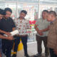 BPN kabupaten Sampang didampingi oleh pihak kepolisian dan anggota kodim o828 Sampang ketika mengecek sebidang tanah yang sudah dibeli oleh AN.