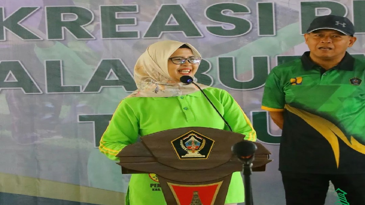Buka Lomba Senam Kreasi Perwosi, Bupati Blitar: Senam Anti Galau