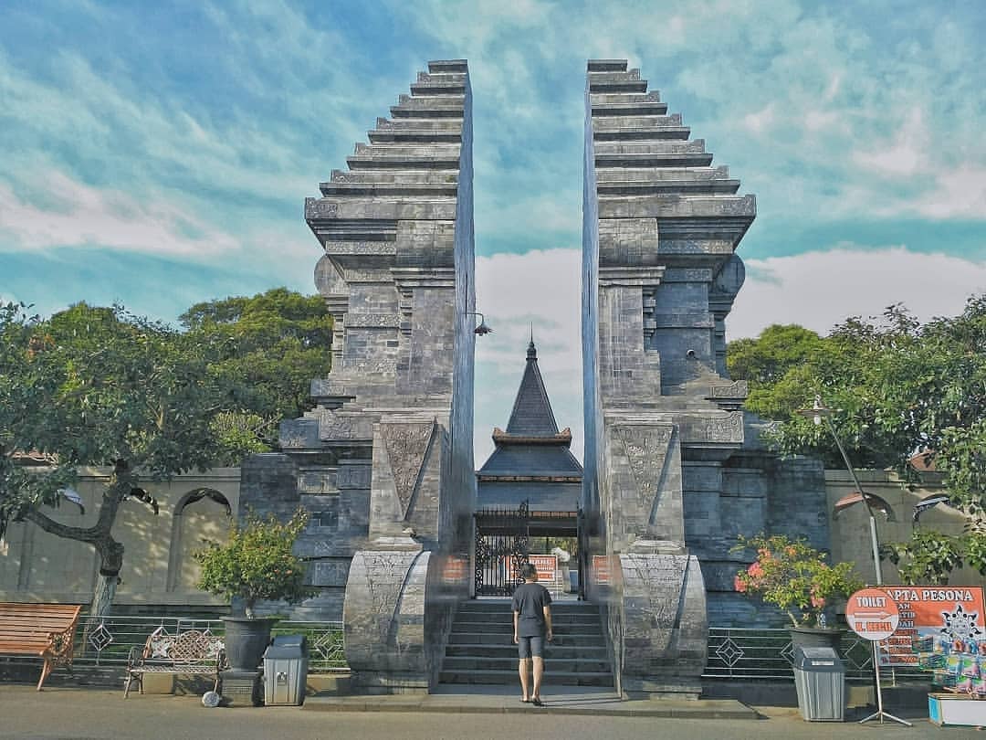 Wisata Blitar Makam Bung Karno dan Kedua Orang Tuanya
