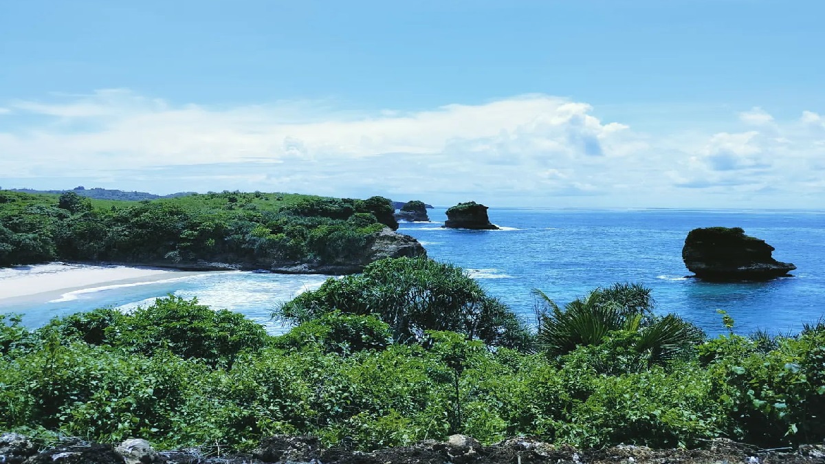 Pudak Beach Route, Blitar Tourism that is Going Viral