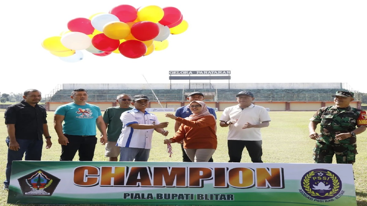Mak Rini Buka Kejuaraan Sepak Bola U12 Piala Bupati Blitar