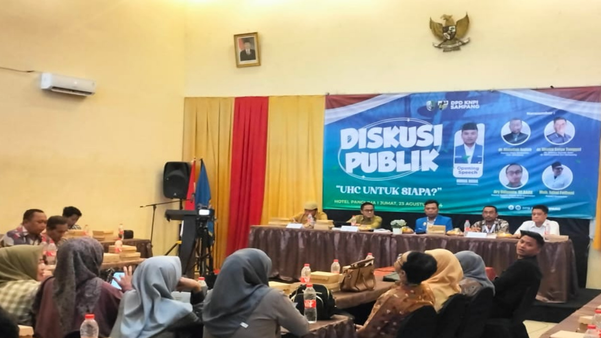 DIskusi Publik DPD KNPI Kabupaten Sampang yang bertema UHC untuk siapa? di hotel Panglima Kecamatan kota Sampang, pada Jum'at (23/08/24).