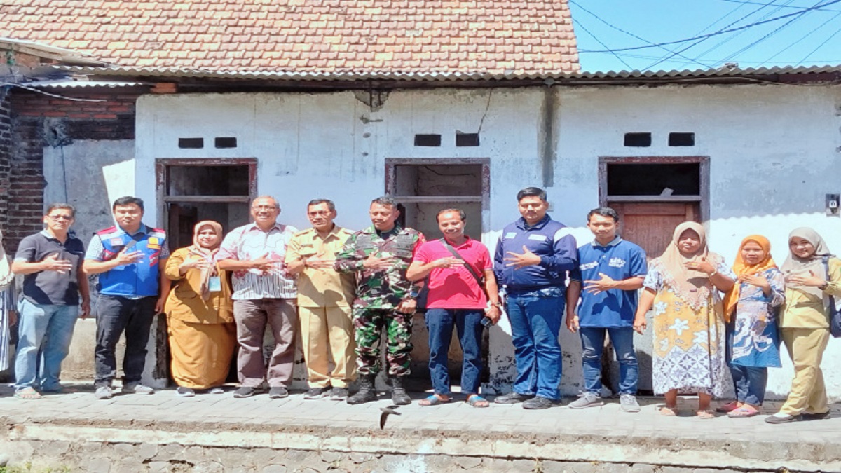Stimulan Jamban Sehat dari Dr. Koen Bagi Warga Sekardangan Sidoarjo