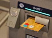 Mimpi ATM: Antara Kebebasan Finansial dan Beban Utang
