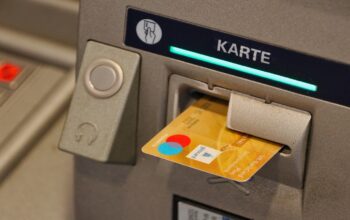 Mimpi ATM: Antara Kebebasan Finansial dan Beban Utang