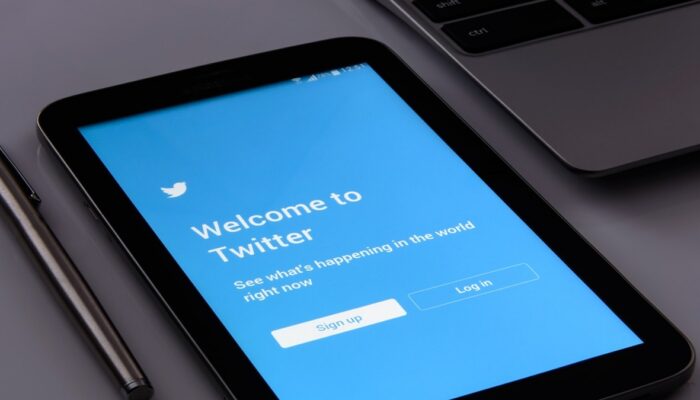 Tagar #KawalPutusanMK Viral di Twitter, Netizen Kritisi Penolakan DPR atas Putusan MK