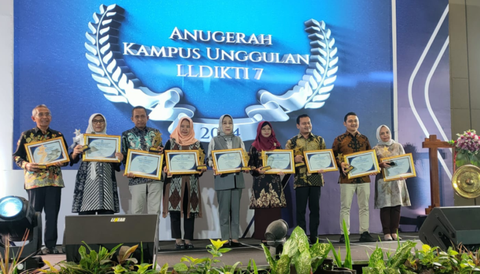 Anugerah Kampus Unggulan 2024: STKIP PGRI Sumenep Sabet Peringkat ke-3 Kategori Kualitas Pelaporan Terbaik