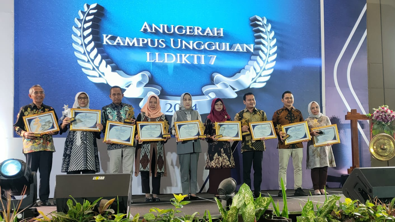 Anugerah Kampus Unggulan 2024: STKIP PGRI Sumenep Sabet Peringkat ke-3 Kategori Kualitas Pelaporan Terbaik