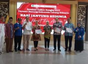 Yayasan Jantung Indonesia Sidoarjo Berikan Penghargaan DR. Koen Irianto Yayasan Jantung Indonesia Sidoarjo Berikan Penghargaan DR. Koen Irianto