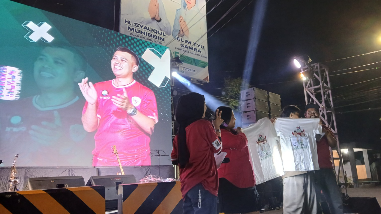 Nobar SAE: Momen Kebersamaan Warga Blitar Dukung Timnas vs China