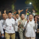 Ramah dan Merakyat, Mas Ibin dan Mbak Elim Jalan Kaki Bareng Relawan Setelah Debat