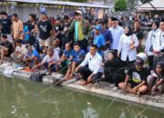 Kampanye Riang Gembira di Blitar: Luluk dan Mas Ibin Lebih Dekat dengan Warga Melalui Mancing
