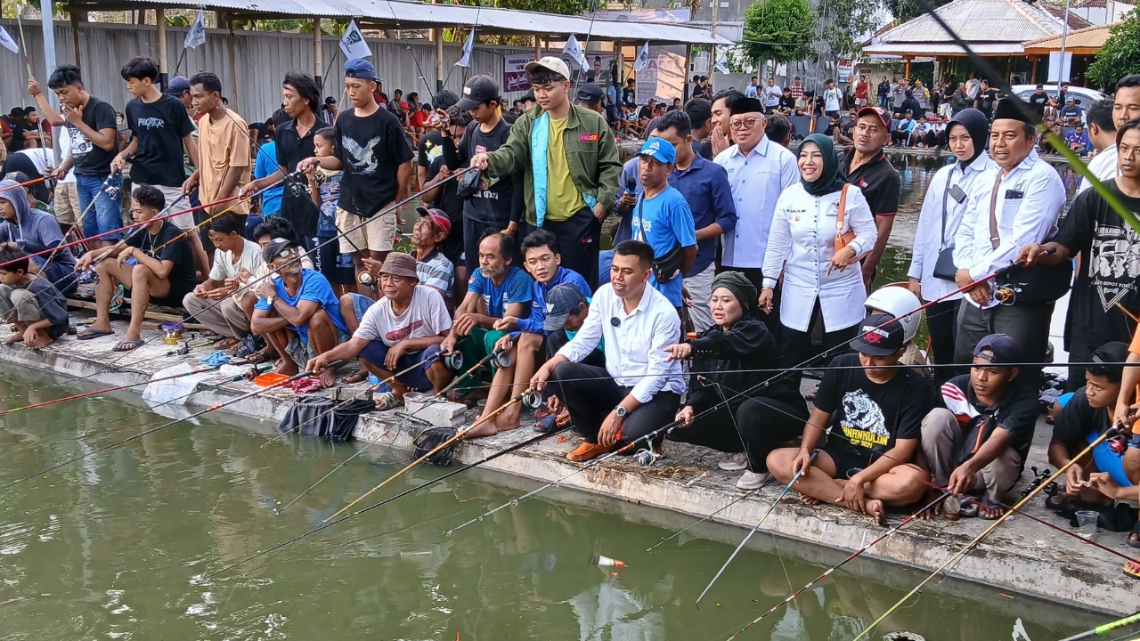 Kampanye Riang Gembira di Blitar: Luluk dan Mas Ibin Lebih Dekat dengan Warga Melalui Mancing
