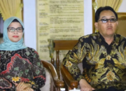 Bupati Rini Syarifah Serahkan Nota Pengantar Tugas kepada Pjs Bupati Blitar