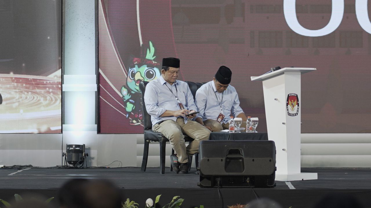 Debat Kedua Pilkada Kota Blitar, Bambang Sebut Korupsi Harus?