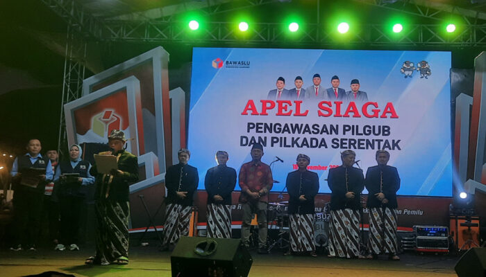 Bawaslu Sampang Gelar Puncak Apel Siaga Pilgub dan Pilkada Serentak dengan Istighosah