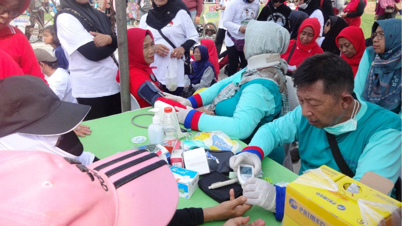Cek Kesehatan Hingga Bazar Murah, Ribuan Masyarakat Padati Jalan Sehat SAE