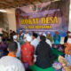 Sejumlah tokoh Kiyai dan warga Desa Pangarengan ikut berdoa' dalam kegiatan rokat Desa di samping sumur agung Desa Pangarengan, Sampang, Madura.