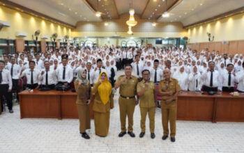 Penutupan Orientasi PPPK kabupaten Sampang yang digelar oleh Pemkab Sampang di PKPRI Trunojoyo Pada Selasa (12/11/2024).