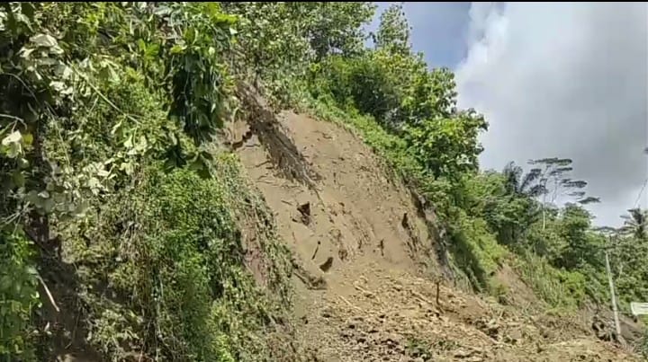 Longsor Tebing 30 Meter di Desa Bantarpanjang Cilacap Lumpuhkan Akses Dua Desa