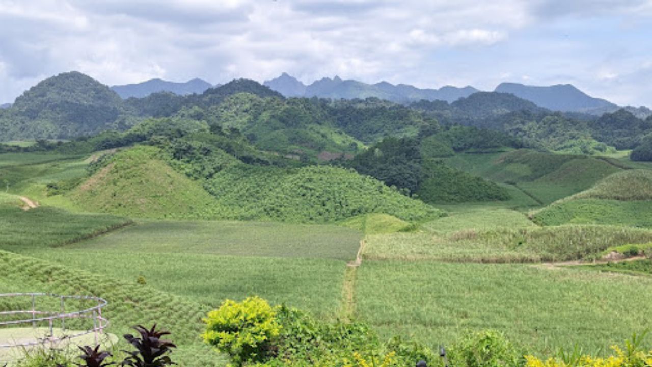 Candi, Pantai, dan Bukit Hijau: 10 Wisata Terbaik di Blitar