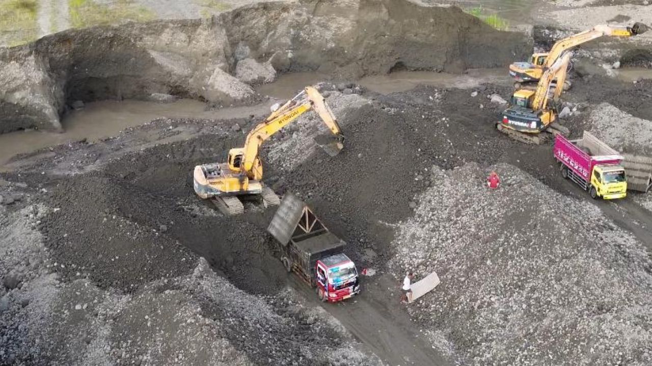 PMII Blitar Bongkar Eksploitasi Tambang! APH Diduga Tutup Mata