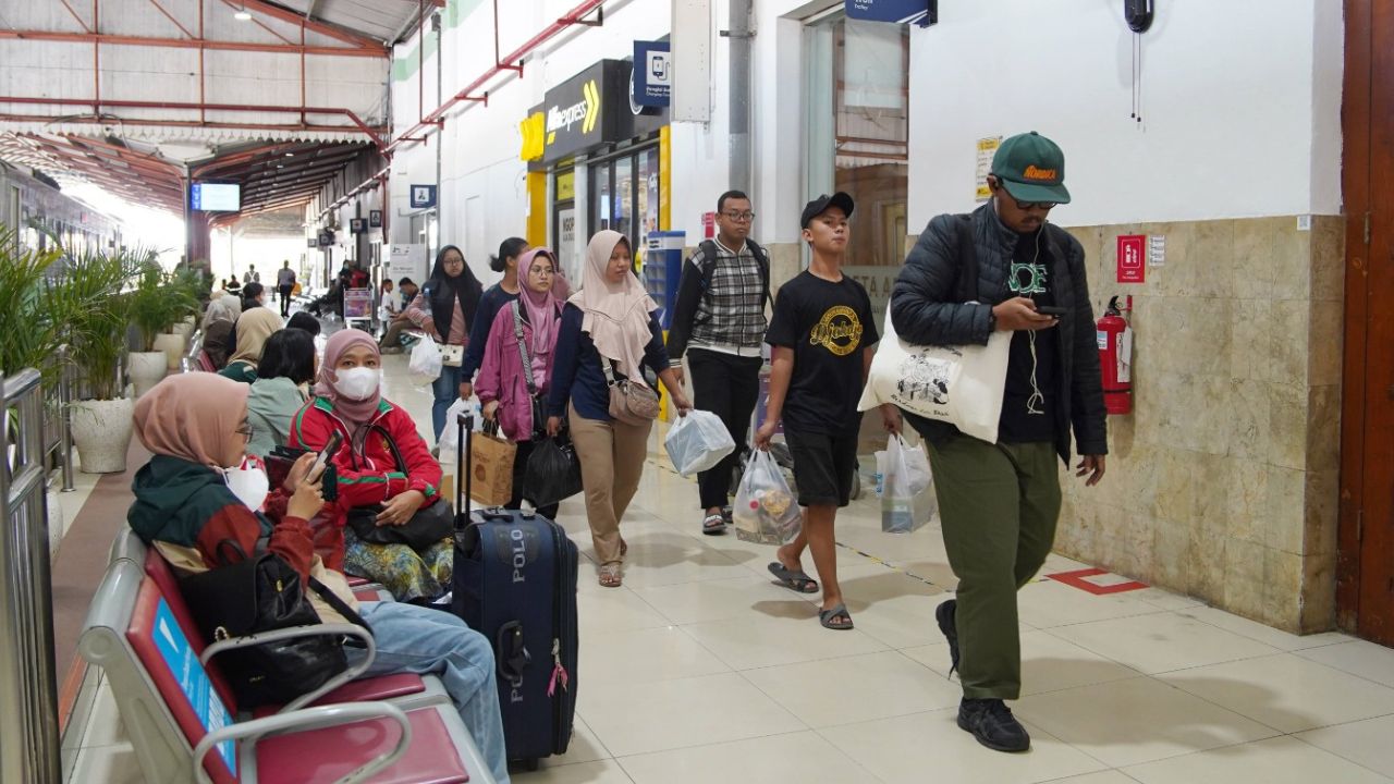 Tips Aman Beli Tiket Kereta Api Lebaran 2025, Hindari Penipuan!
