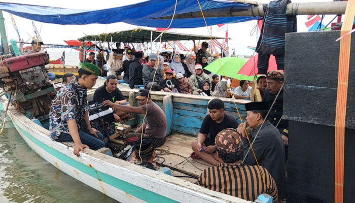 Tradisi Petik Laut Gisik Cemandi Wujud Syukur Nelayan