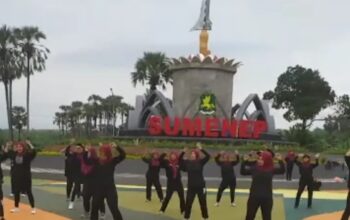 Tugu Keris Desa Sendang Ramai Pengunjung di Akhir Pekan Tugu Keris Desa Sendang Ramai Pengunjung di Akhir Pekan