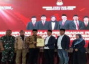 KPU Sampang Resmi Menyerahkan Dokumen Pengesahan Hasil Pilkada 2024