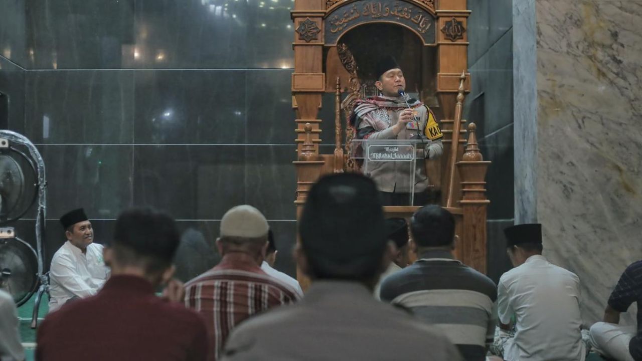 Teraweh Keliling, Cara Kapolres Blitar Membangun Sinergi Polri dan Masyarakat