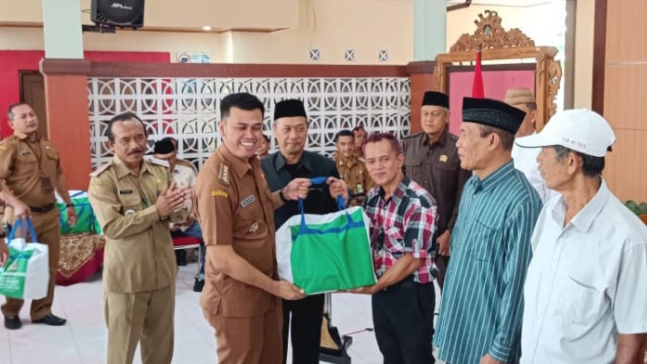 Mas Ibin Apreasi Pengurus RT, RW, dan LPMK Jelang Idulfitri dalam Visi Blitar SAE