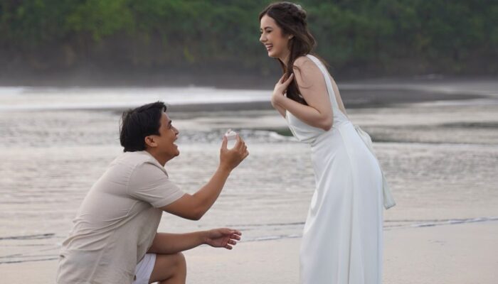 Dari Pantai Bali ke Pelaminan: Lamaran Romantis Billy untuk Vika