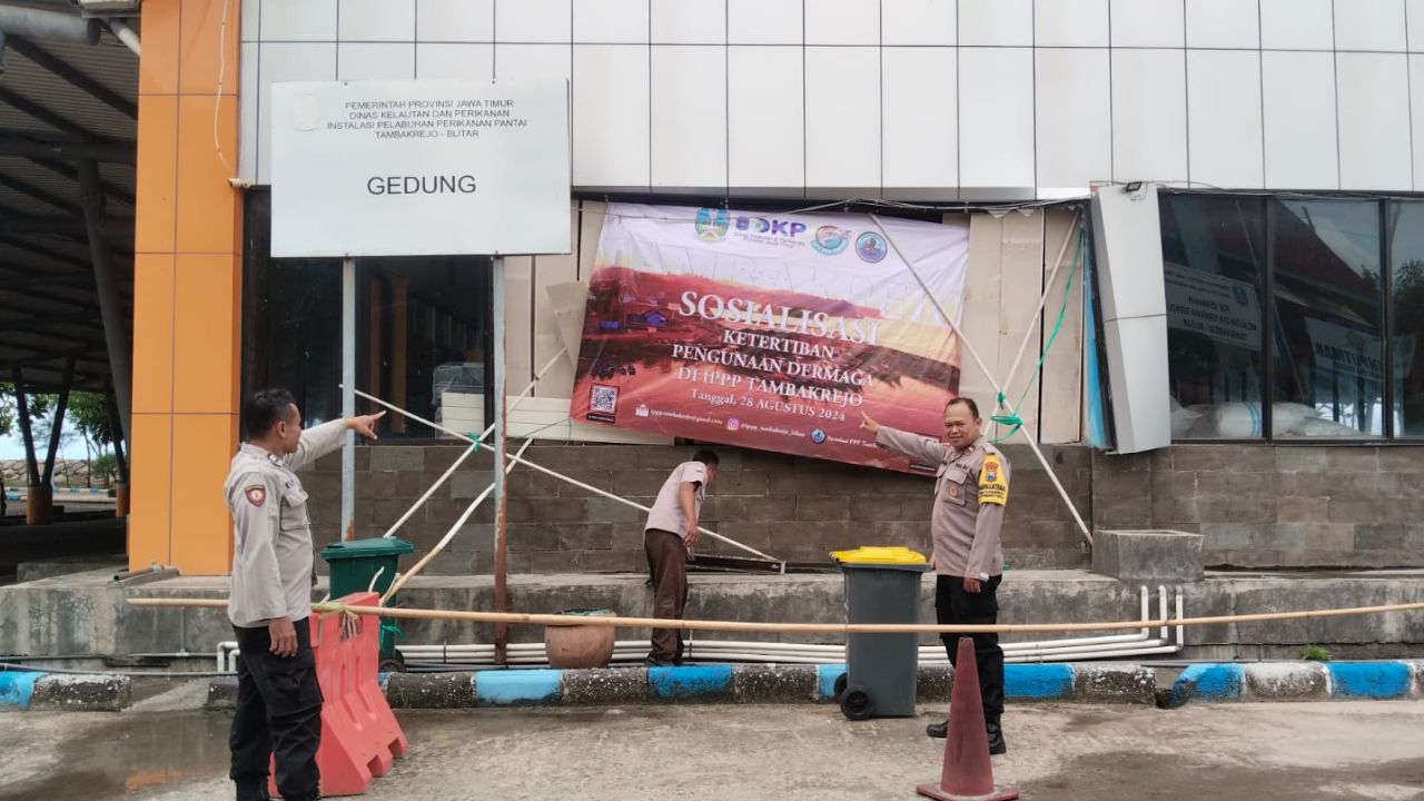 Angin Puting Beliung Tiga Rumah dan Pelabuhandi Blitar