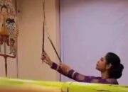 Rizki Rahma Nur Wahyuni Bawa Tradisi Wayang Kulit ke Era Modern sebagai Dalang Perempuan Asal Yogyakarta Rizki Rahma Nur Wahyuni Bawa Tradisi Wayang Kulit ke Era Modern sebagai Dalang Perempuan Asal Yogyakarta