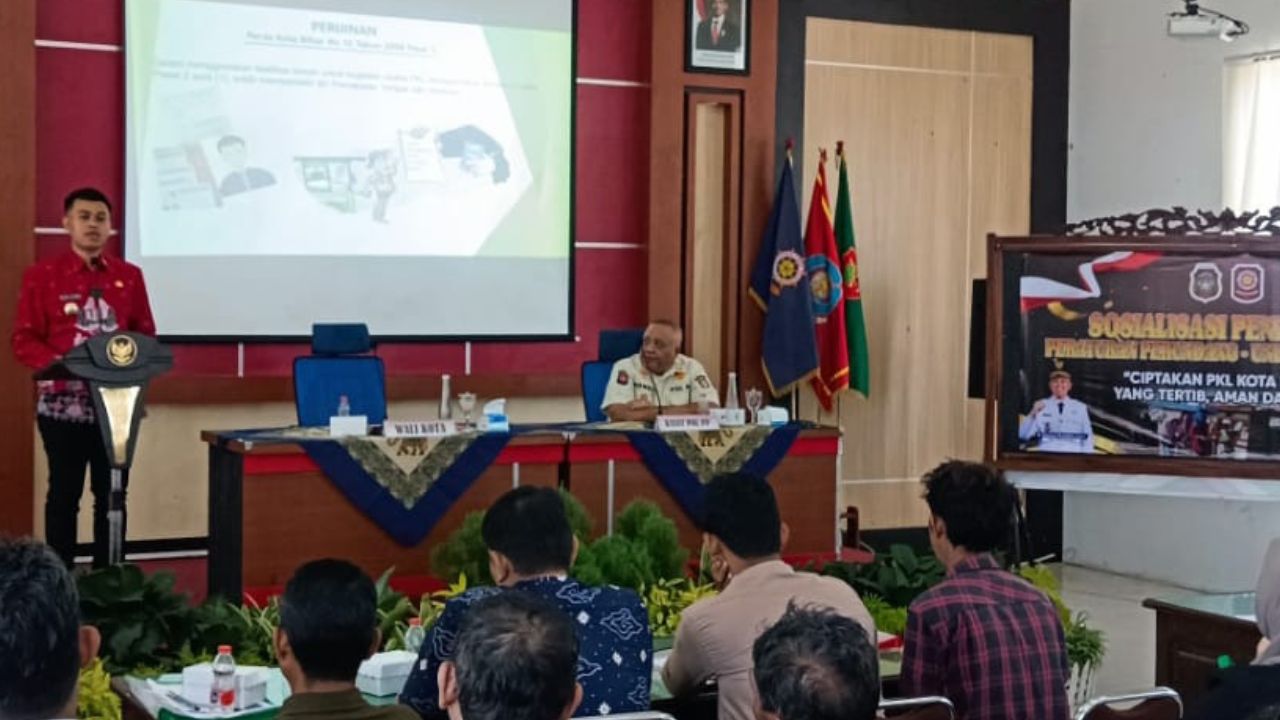 Wali Kota Blitar Mas Ibin Buka Sosialisasi Penegakan Aturan untuk PKL, Targetkan Kota Tertib dan Nyaman