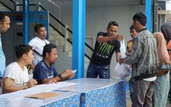 Memperingati Hari Raya Iduladha 1446 Hijriah, PT PLN (Persero) Unit Pelaksana Pelayanan Pelanggan (UP3) Madura kembali menunjukkan komitmennya dalam kegiatan sosial dengan melaksanakan penyembelihan hewan kurban di halaman kantor.