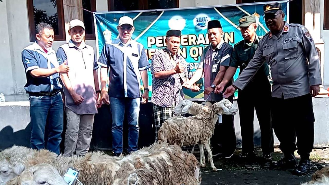 Sebanyak 25 Desa dan 5 Ponpes di Polanharjo Klaten Terima Hewan Kurban dari Pabrik Aqua